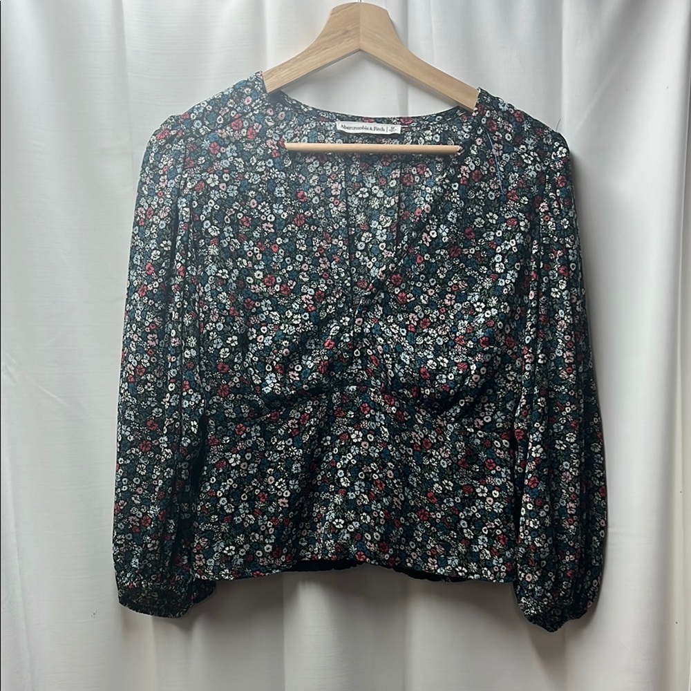 Abercrombie & Fitch Pink Blue Floral Floral V Neck Clasp Long Sleeve Blouse- M